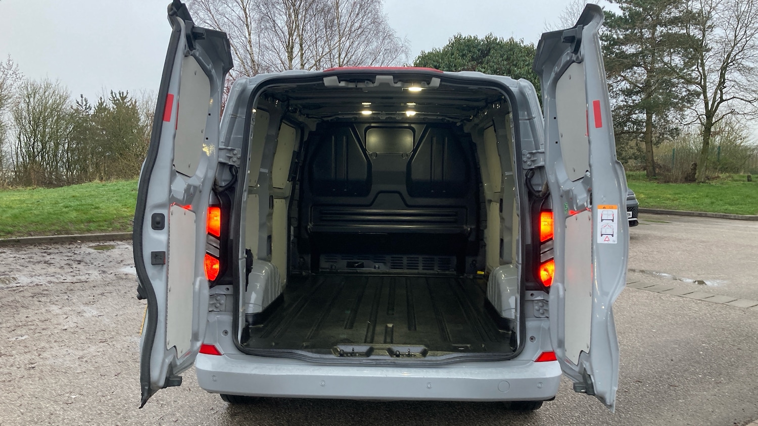 Used Ford Transit Custom 2024 for sale - 77718532: Photo 3