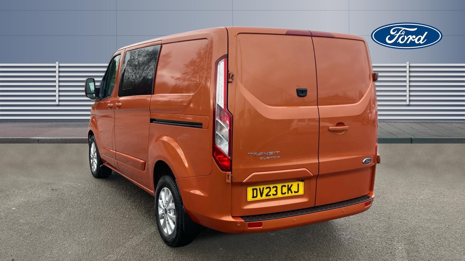 Used Ford Transit Custom 2023 for sale - 77353542: Photo 2