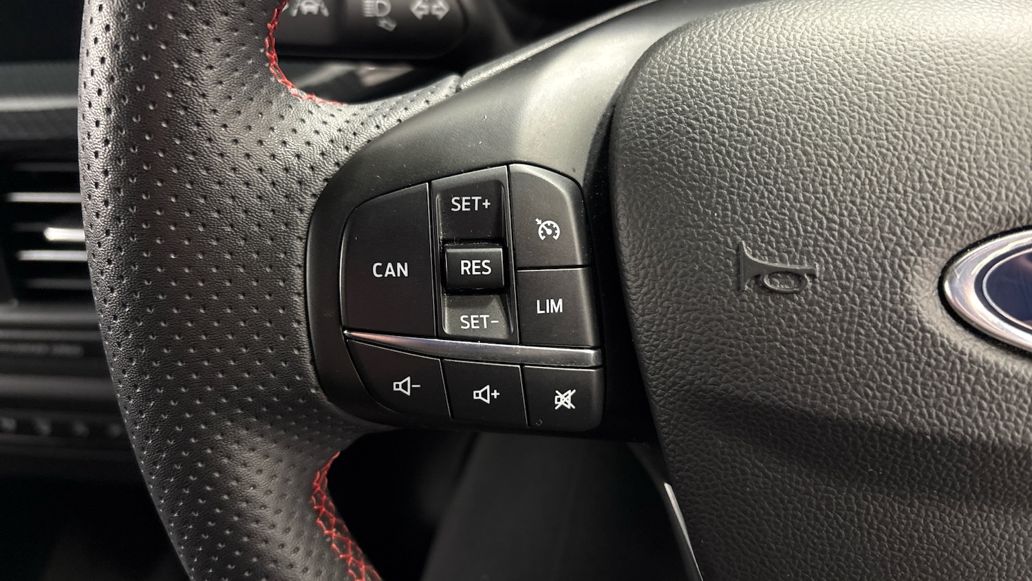 Used Ford Focus 2023 for sale - 76612540: Photo 34