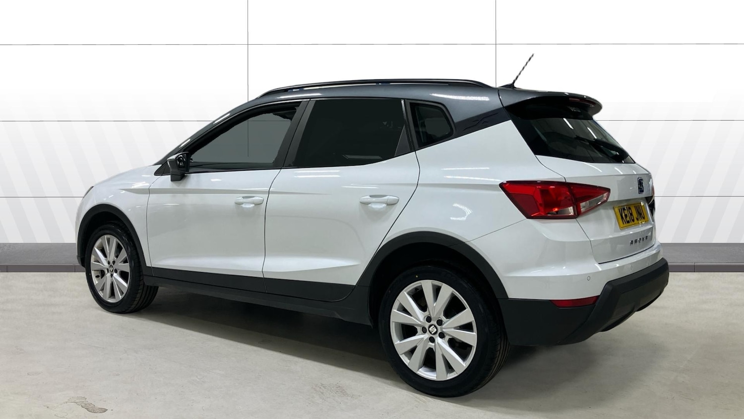 Used SEAT Arona 2018 for sale - 77902860: Photo 2