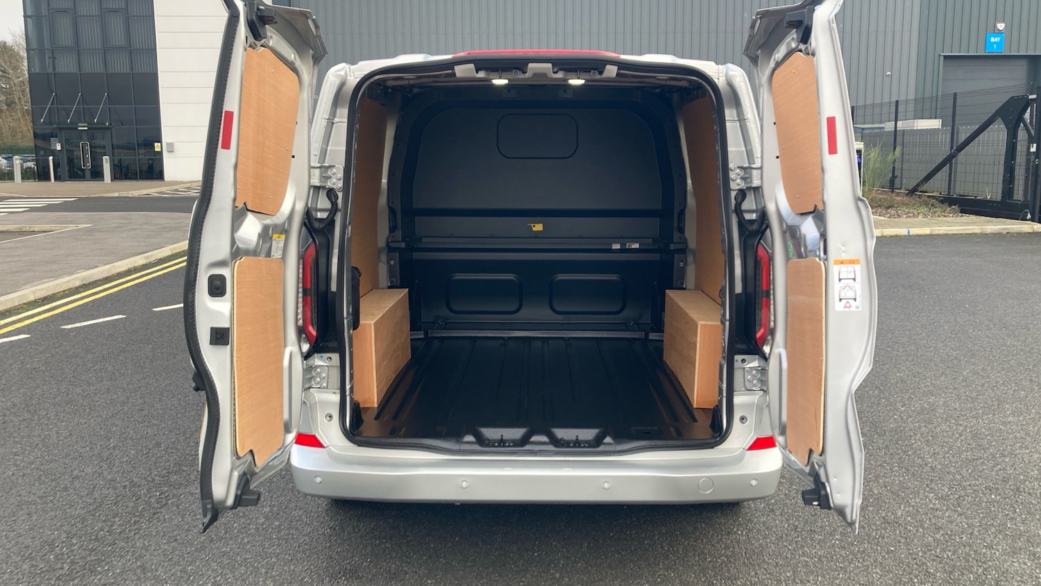 Used Ford Transit Custom 2024 for sale - 77026022: Photo 3