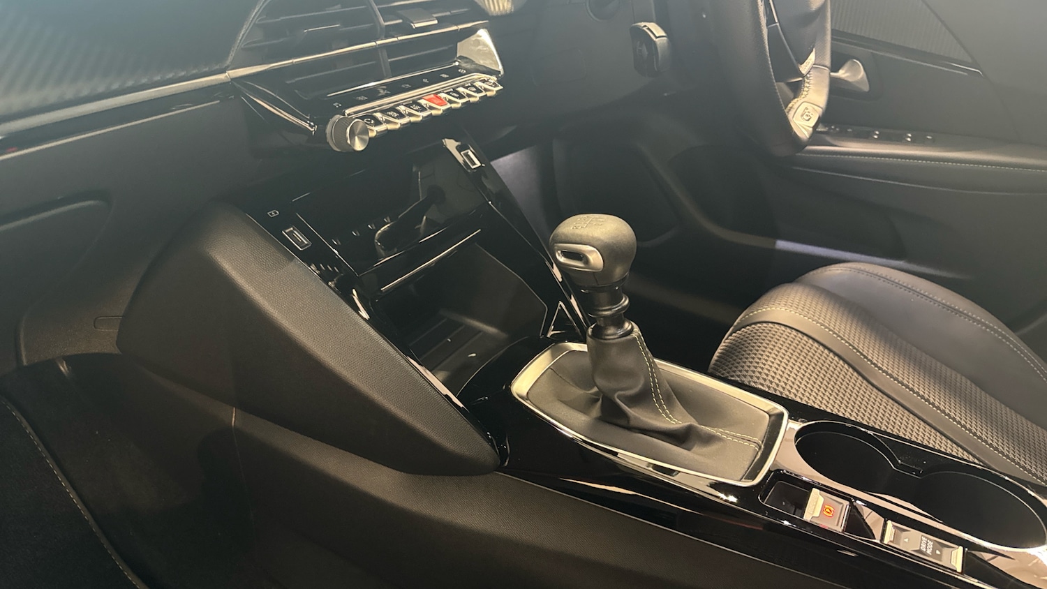 Used Peugeot 208 2022 for sale - 77052959: Photo 13