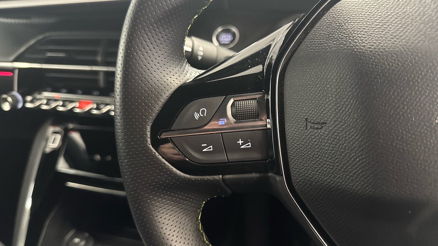 Used Peugeot 208 2022 for sale - 77052959: Photo 26