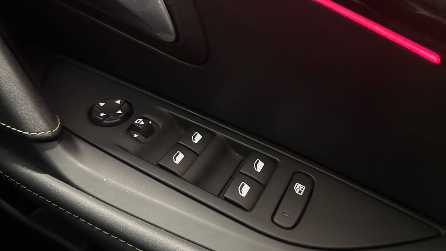 Used Peugeot 208 2022 for sale - 77052959: Photo 28