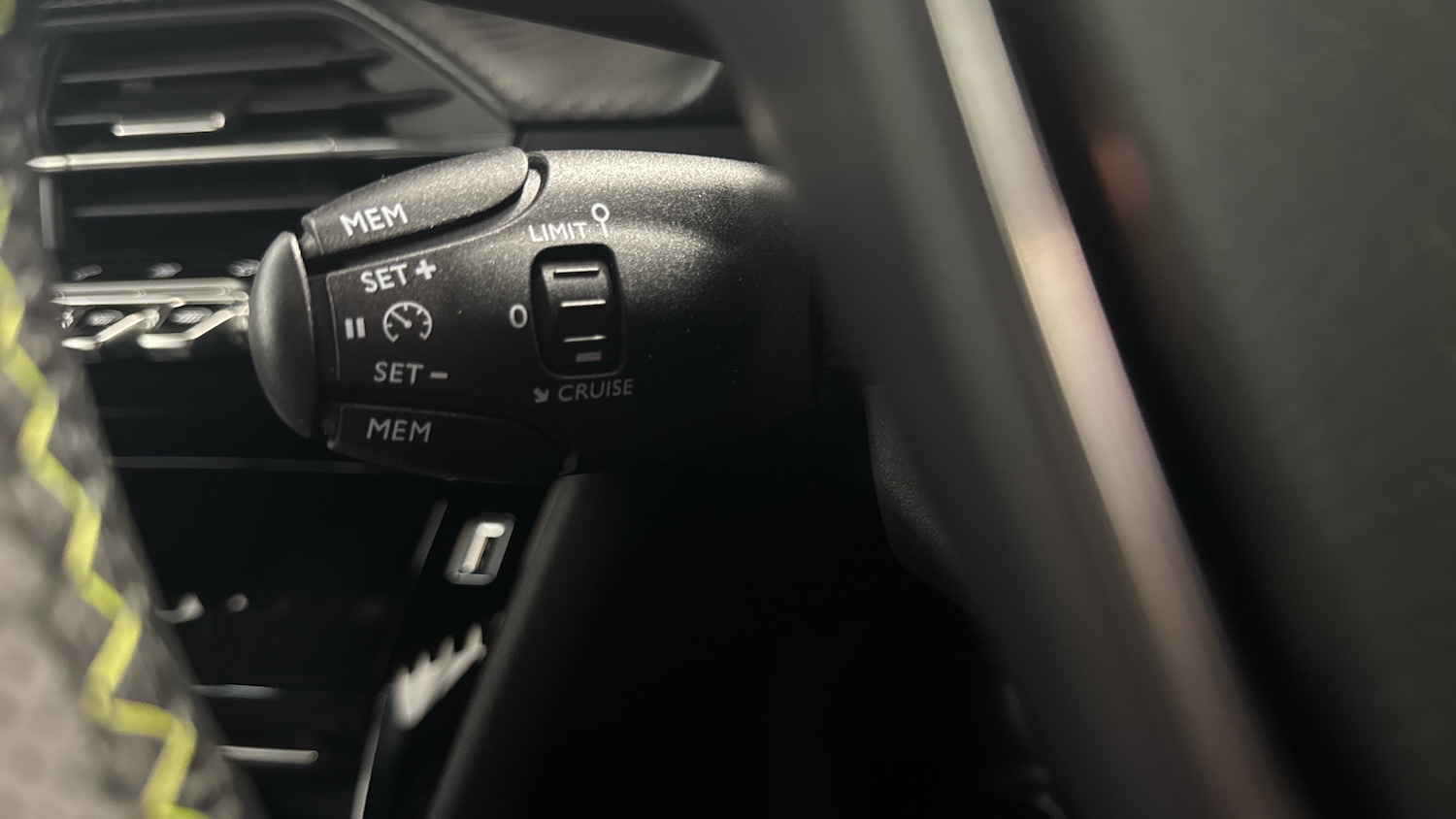 Used Peugeot 208 2022 for sale - 77052959: Photo 39