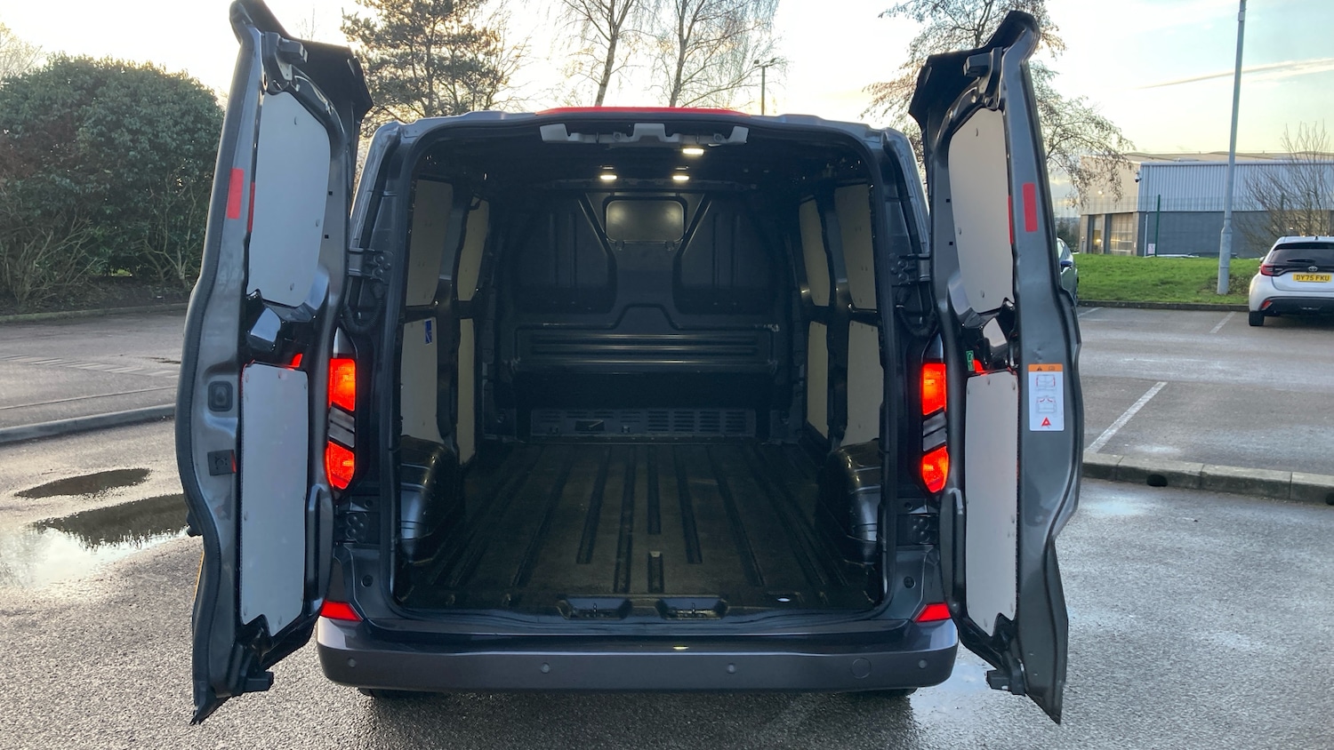 Used Ford Transit Custom 2024 for sale - 77195175: Photo 3