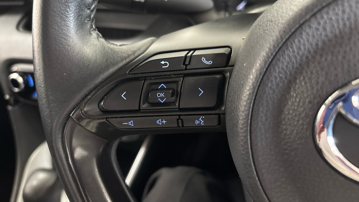 Used Toyota Yaris 2022 for sale - 77729703: Photo 28