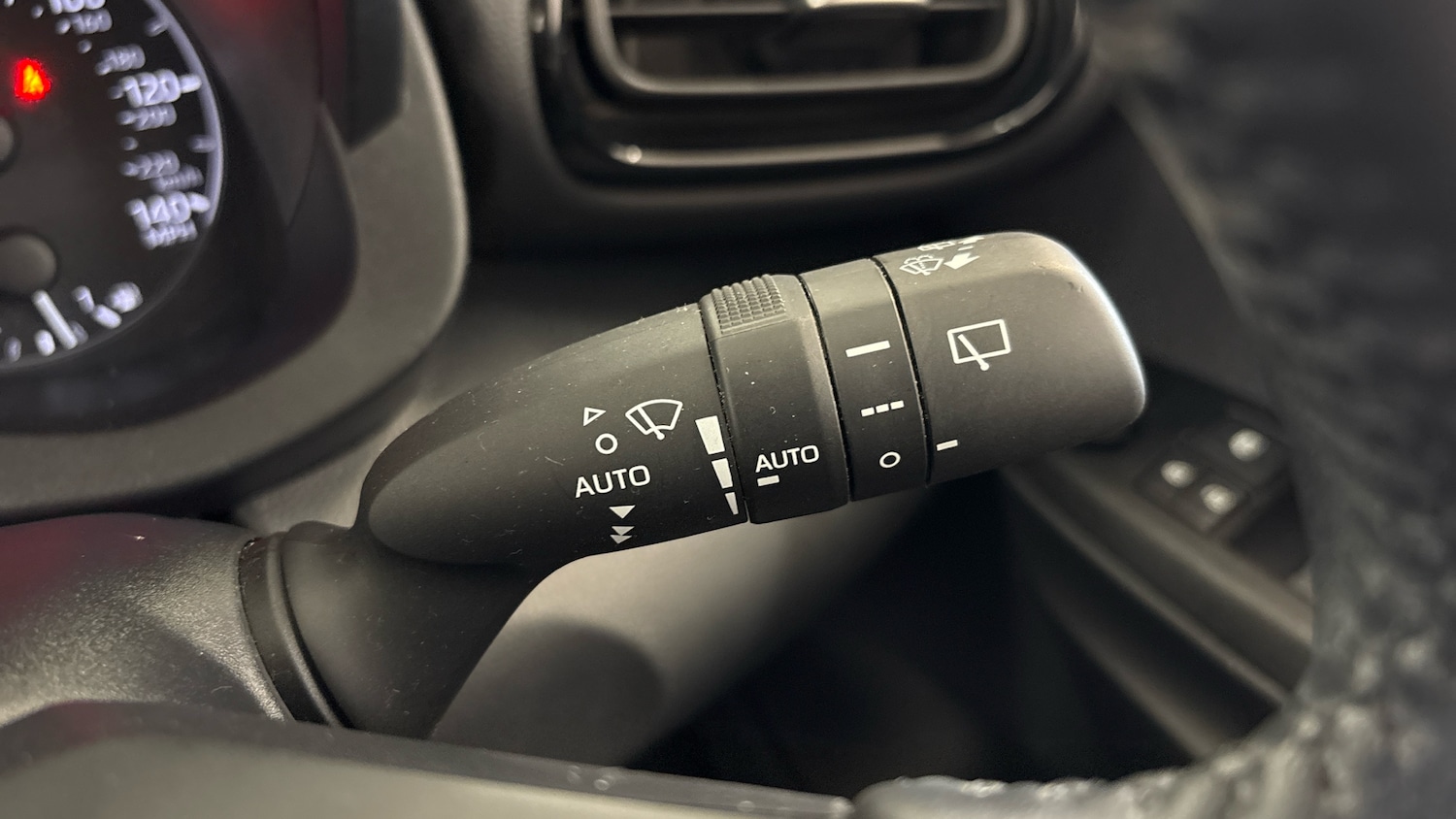 Used Toyota Yaris 2022 for sale - 77729703: Photo 30