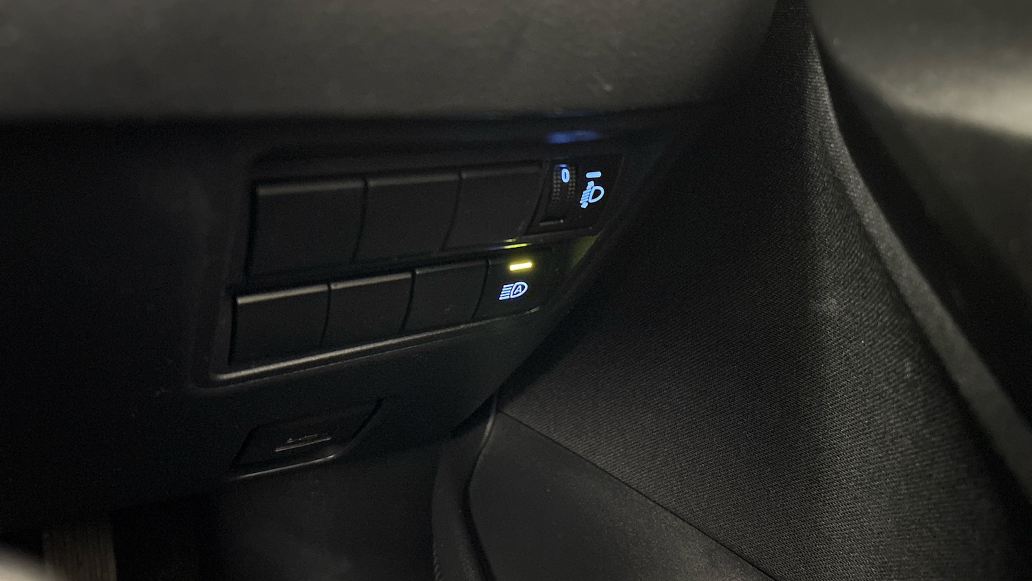 Used Toyota Yaris 2022 for sale - 77729703: Photo 32