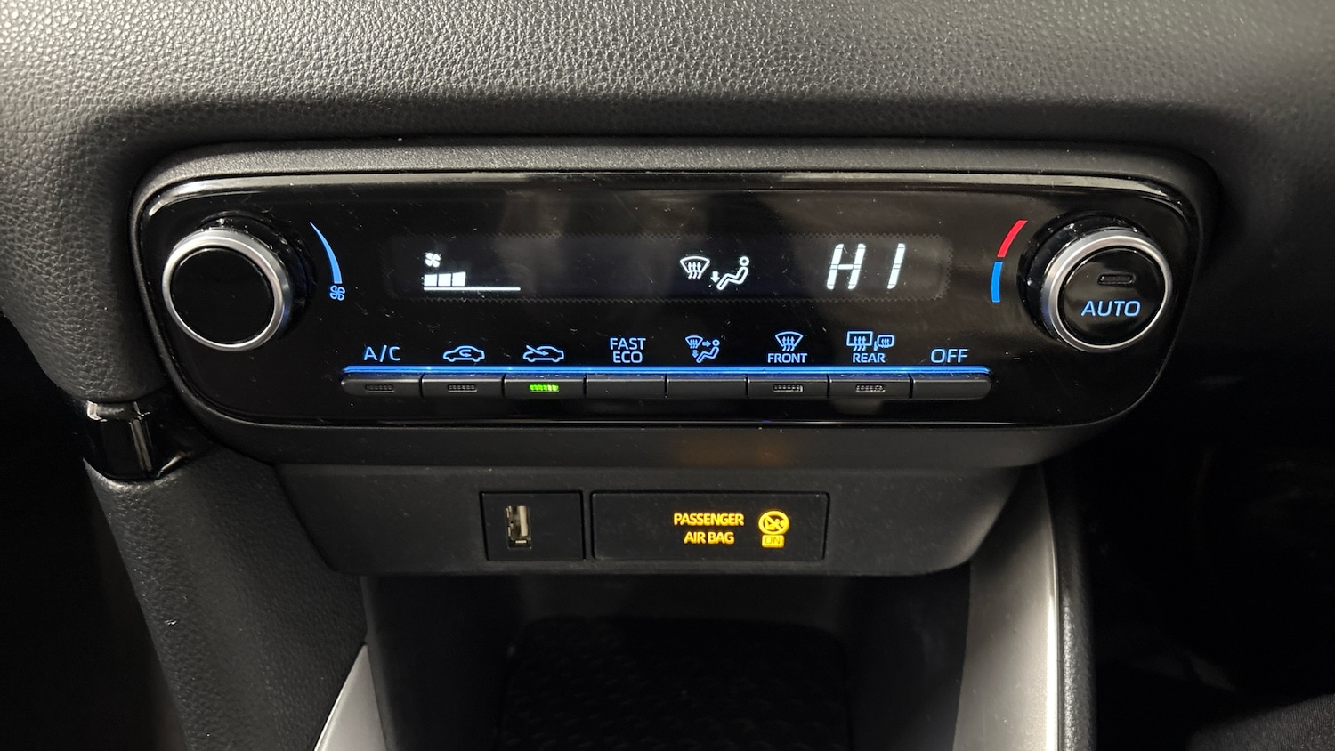 Used Toyota Yaris 2022 for sale - 77729703: Photo 33