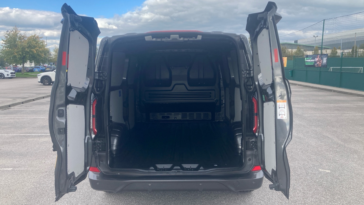 Used Ford Transit Custom 2024 for sale - 76045893: Photo 3