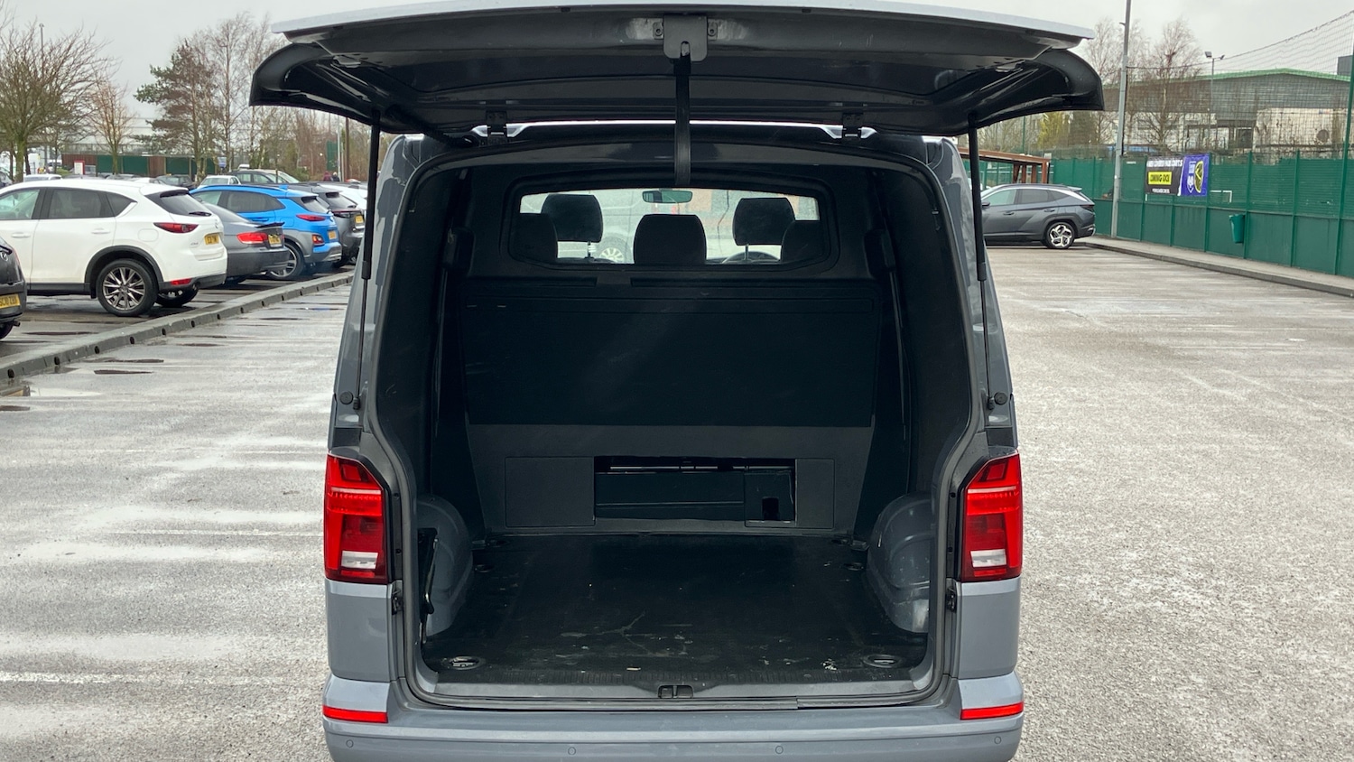 Used Volkswagen Transporter 2022 for sale - 77180670: Photo 3