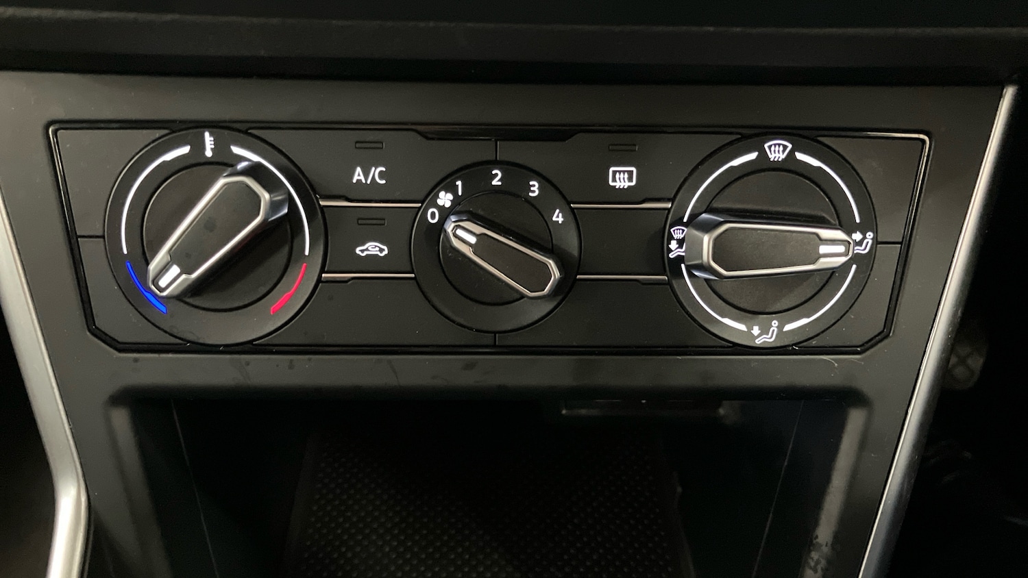 Used Volkswagen Polo 2022 for sale - 76392230: Photo 24