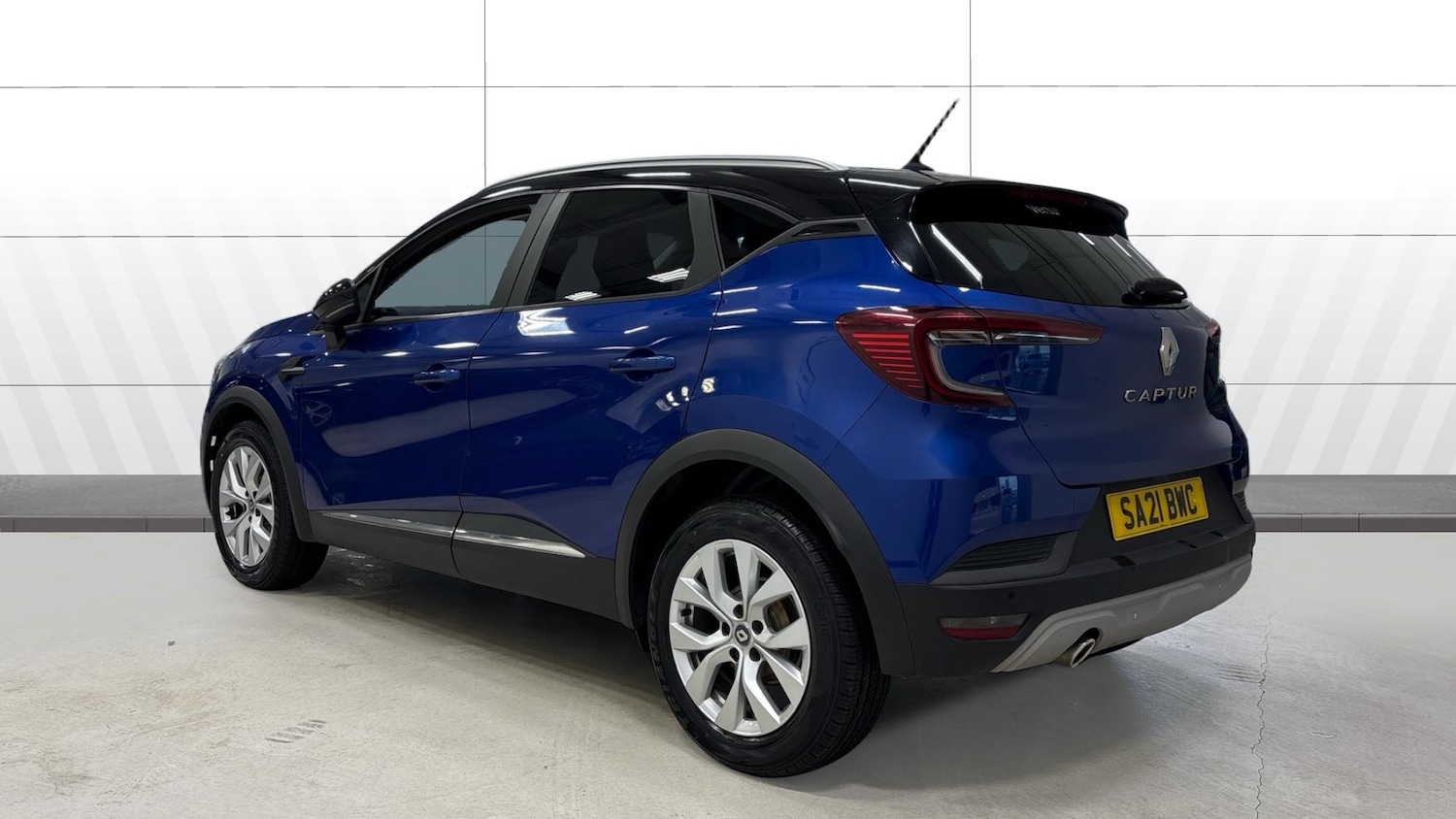 Used Renault Captur 2021 for sale - 77310449: Photo 2