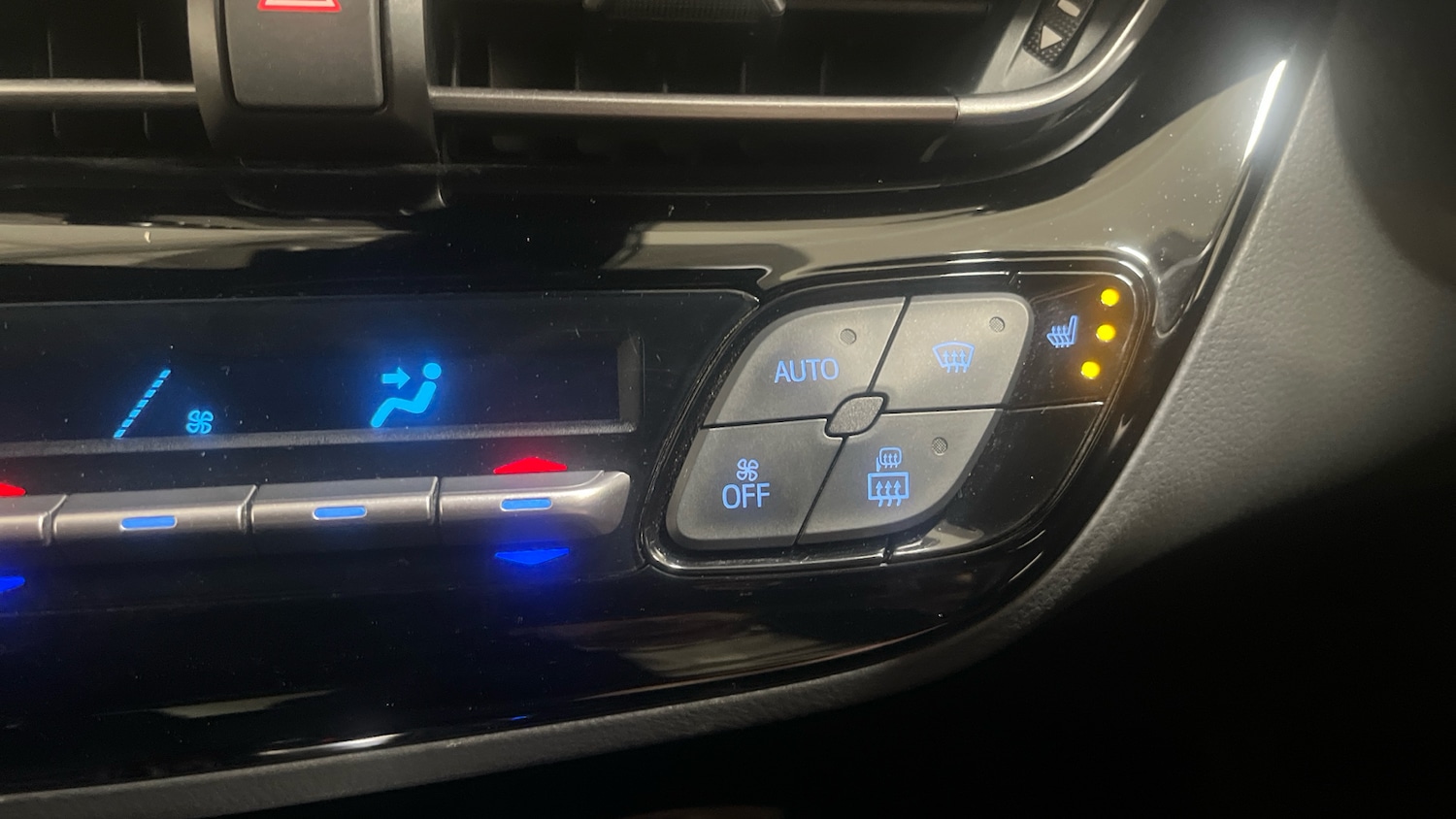 Used Toyota C-HR 2020 for sale - 77687882: Photo 28