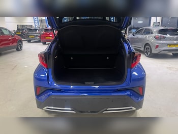 Used Toyota C-HR 2020 for sale - 77687882: Photo