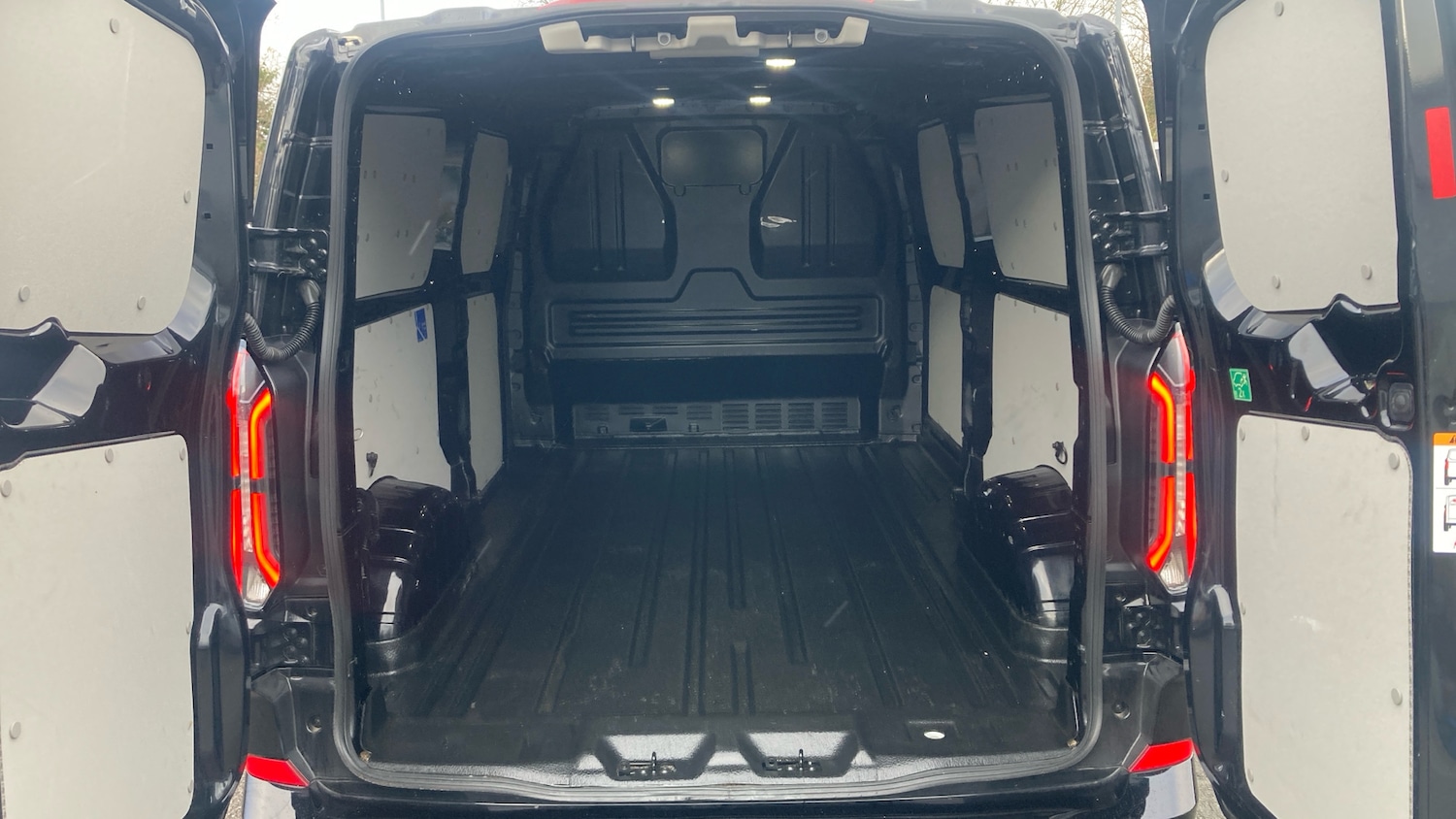 Used Ford Transit Custom 2025 for sale - 77398256: Photo 12