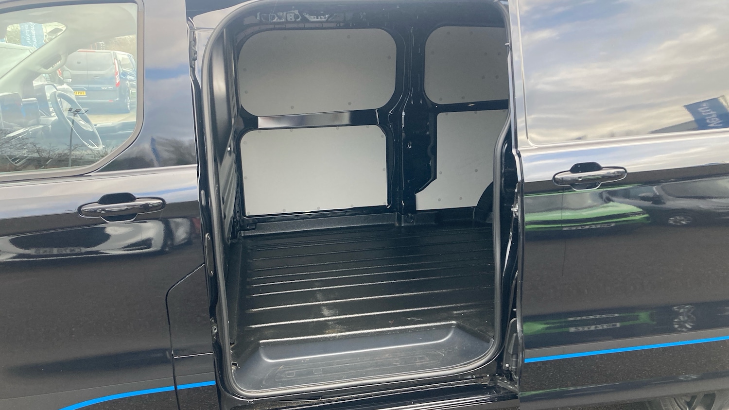 Used Ford Transit Custom 2025 for sale - 77398256: Photo 5