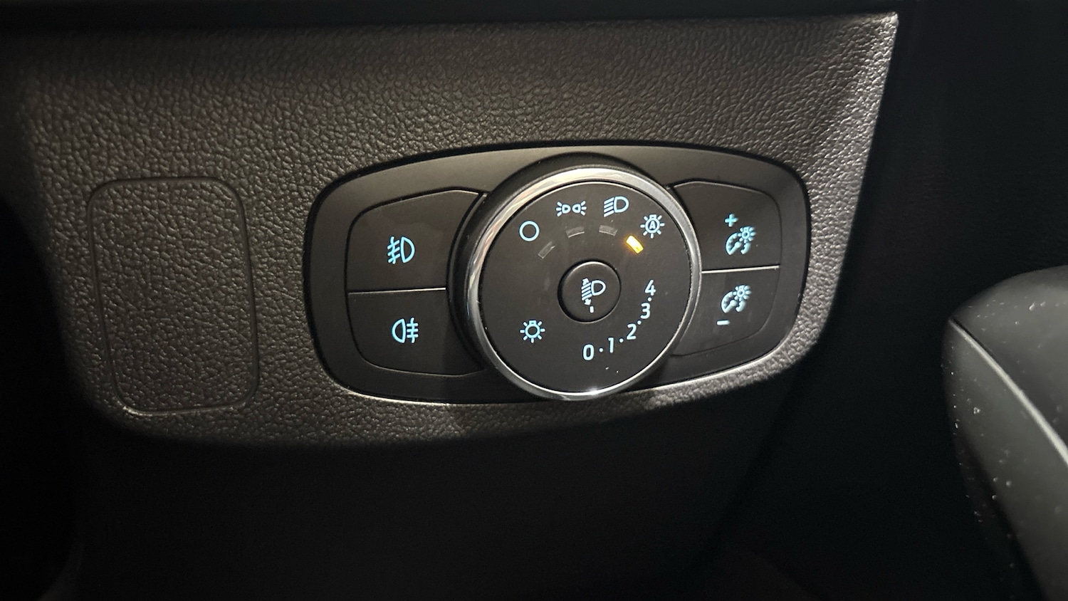 Used Ford Focus 2023 for sale - 76508054: Photo 20