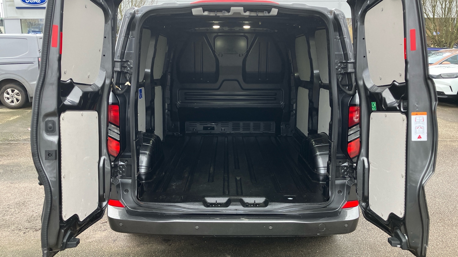 Used Ford Transit Custom 2024 for sale - 77377955: Photo 3