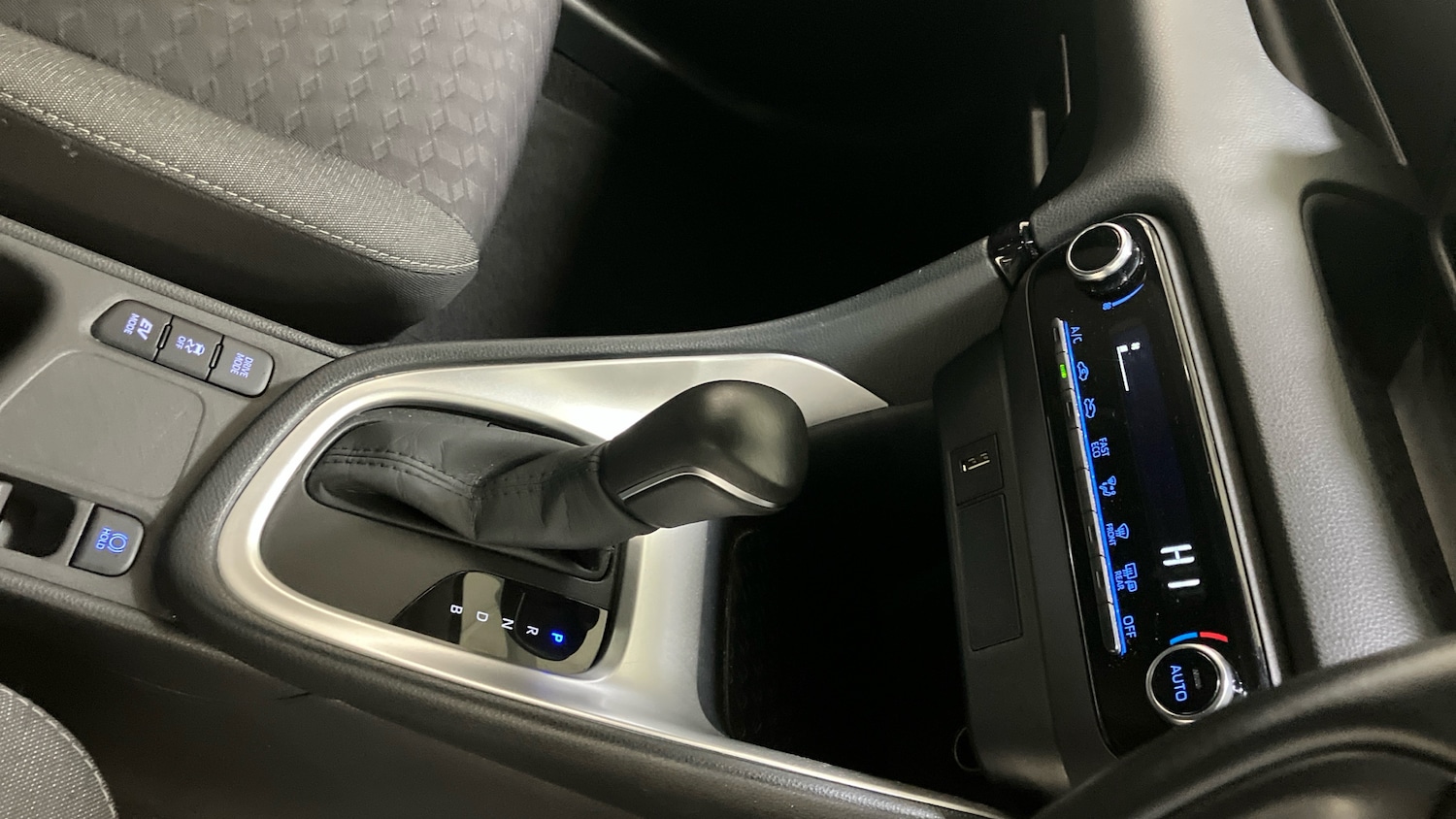 Used Toyota Yaris 2023 for sale - 77019136: Photo 13