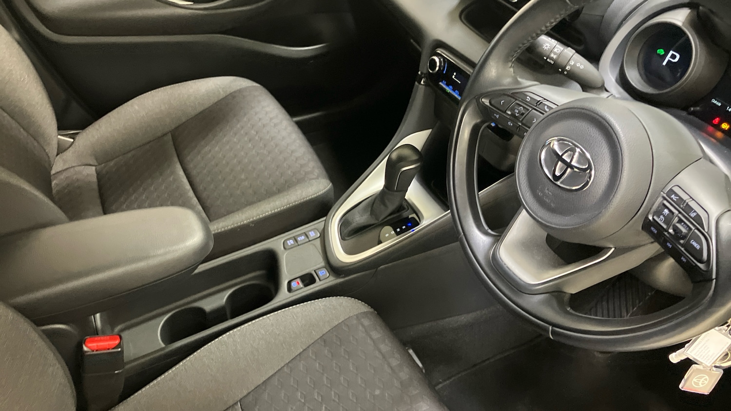 Used Toyota Yaris 2023 for sale - 77019136: Photo 14