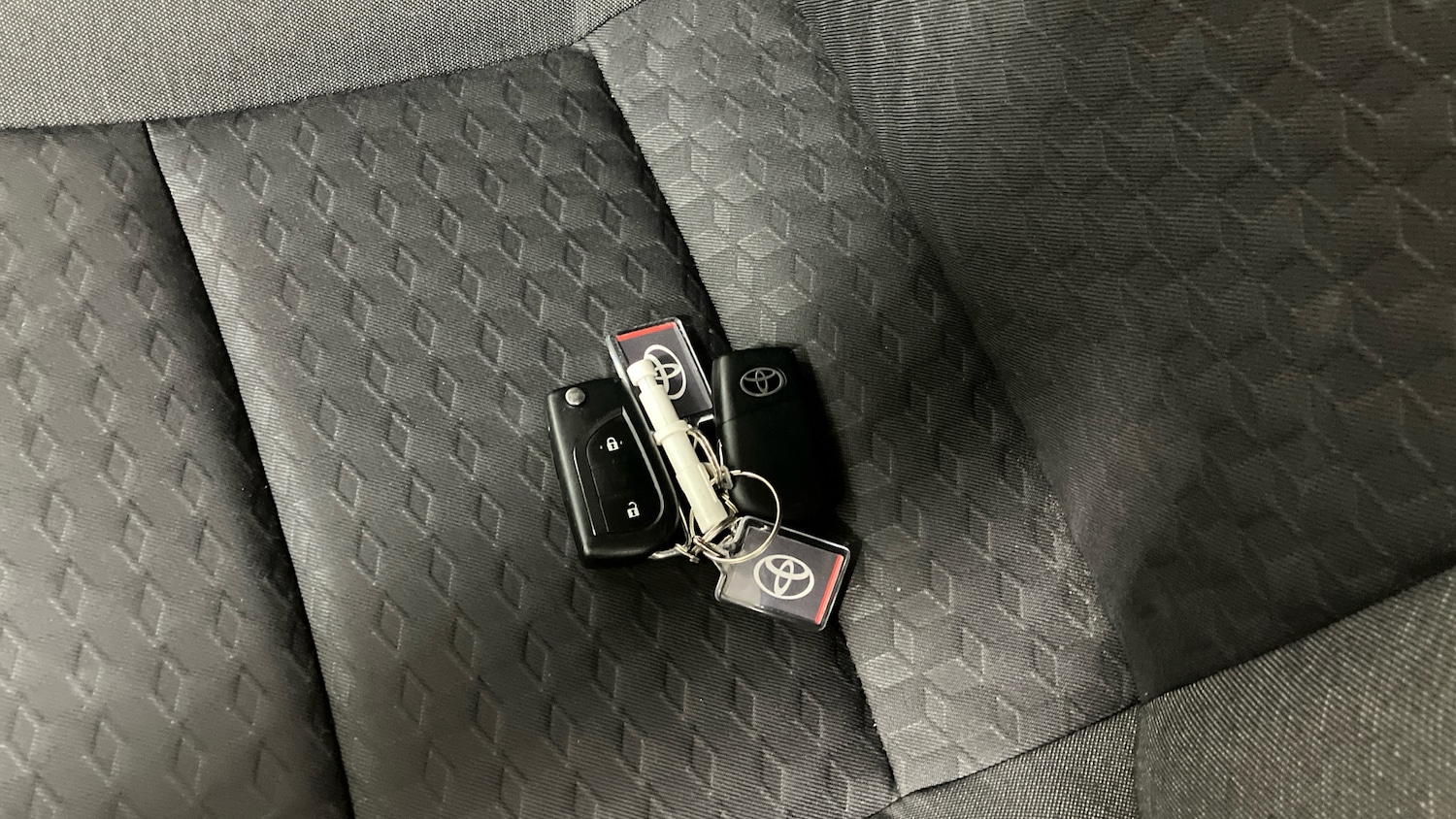 Used Toyota Yaris 2023 for sale - 77019136: Photo 20