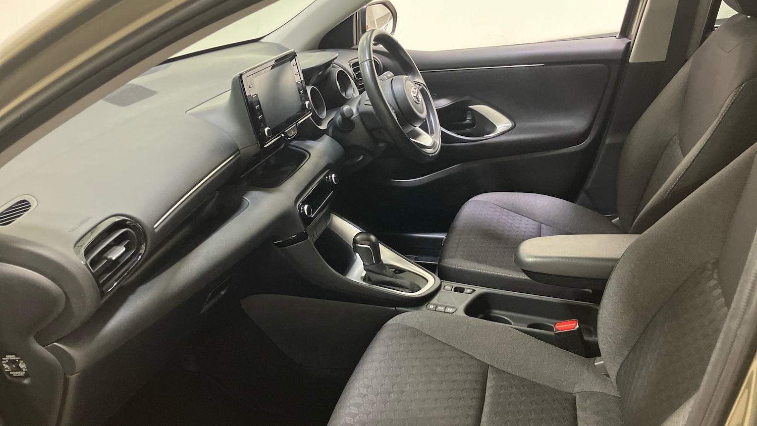 Used Toyota Yaris 2023 for sale - 77019136: Photo 22