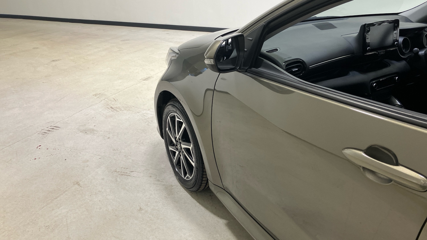 Used Toyota Yaris 2023 for sale - 77019136: Photo 24