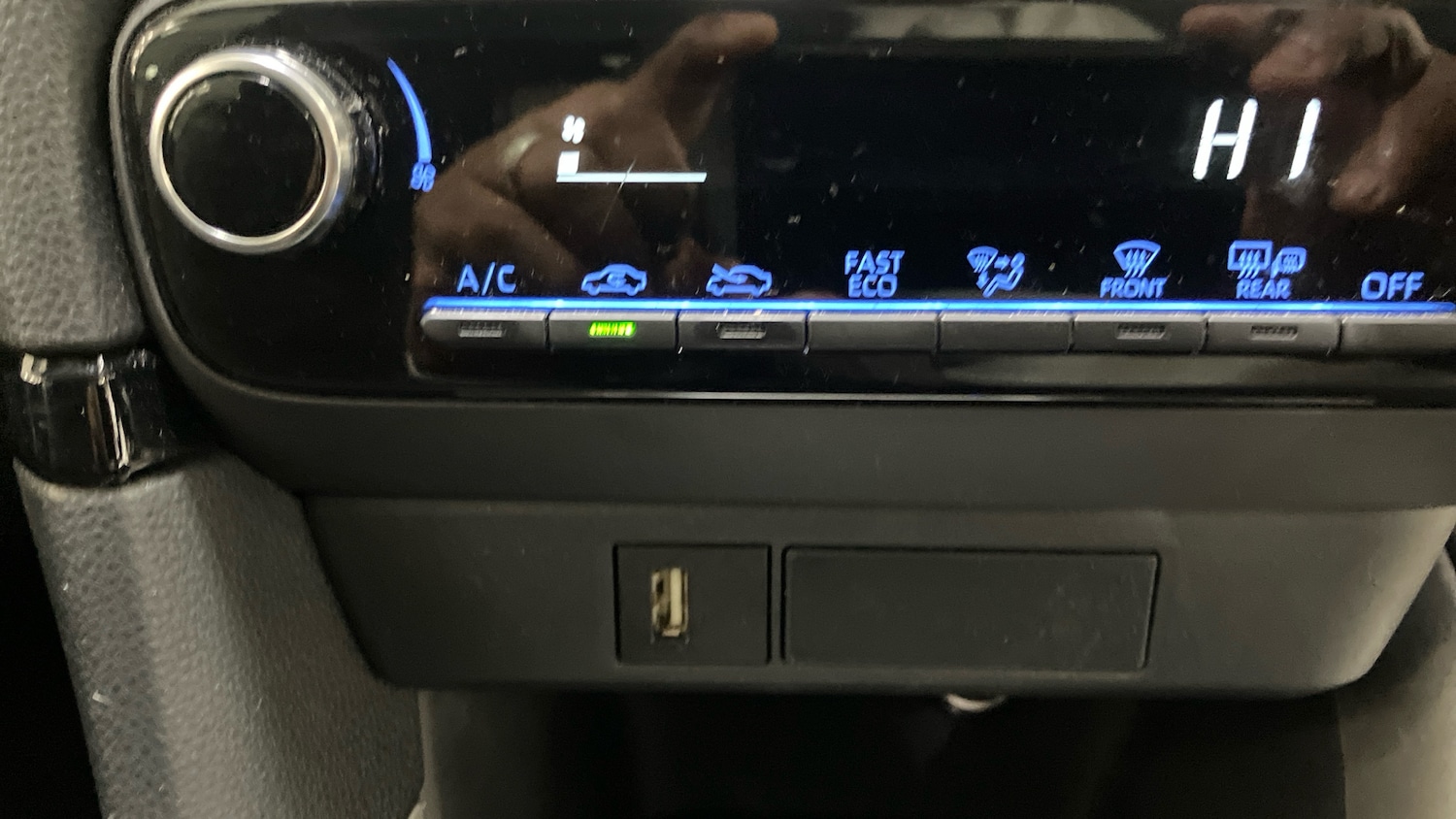 Used Toyota Yaris 2023 for sale - 77019136: Photo 39