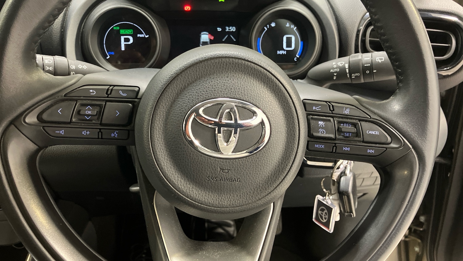 Used Toyota Yaris 2023 for sale - 77019136: Photo 49