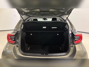 Used Toyota Yaris 2023 for sale - 77019136: Photo