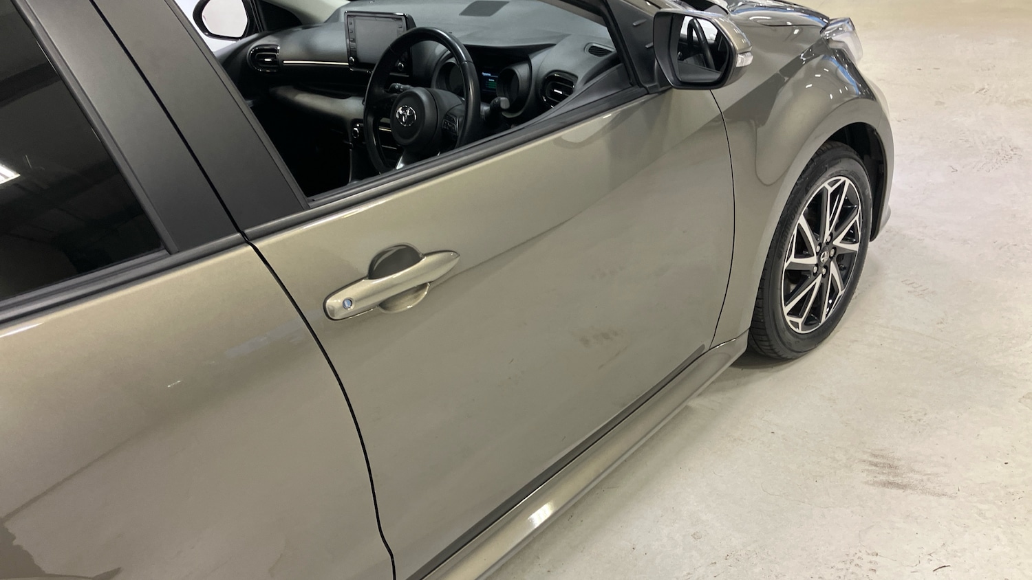 Used Toyota Yaris 2023 for sale - 77019136: Photo 50