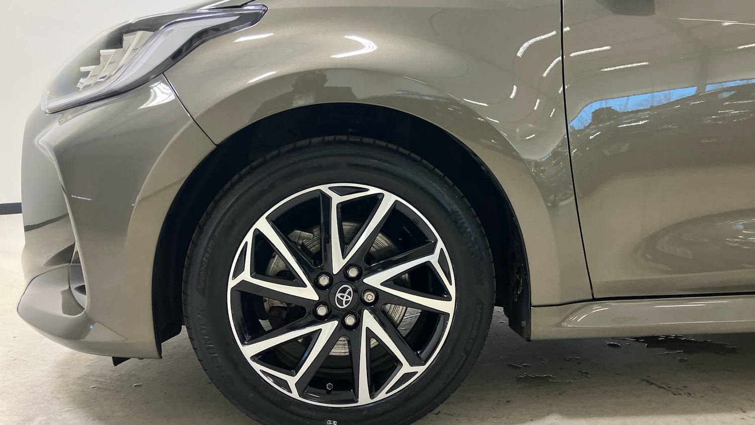 Used Toyota Yaris 2023 for sale - 77019136: Photo 7