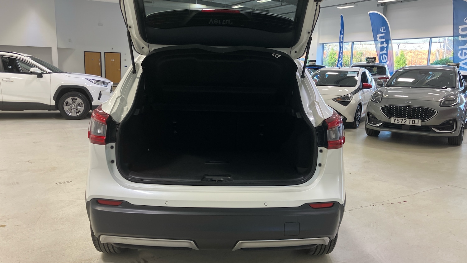 Used Nissan Qashqai 2018 for sale - 77052934: Photo 4