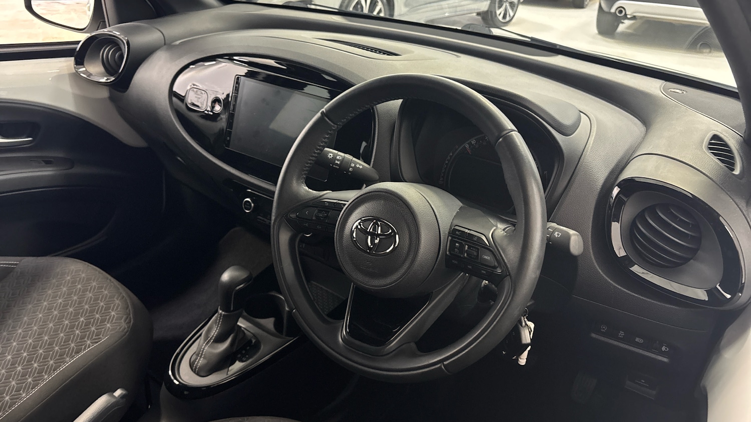 Used Toyota Aygo X 2024 for sale - 77201126: Photo 11