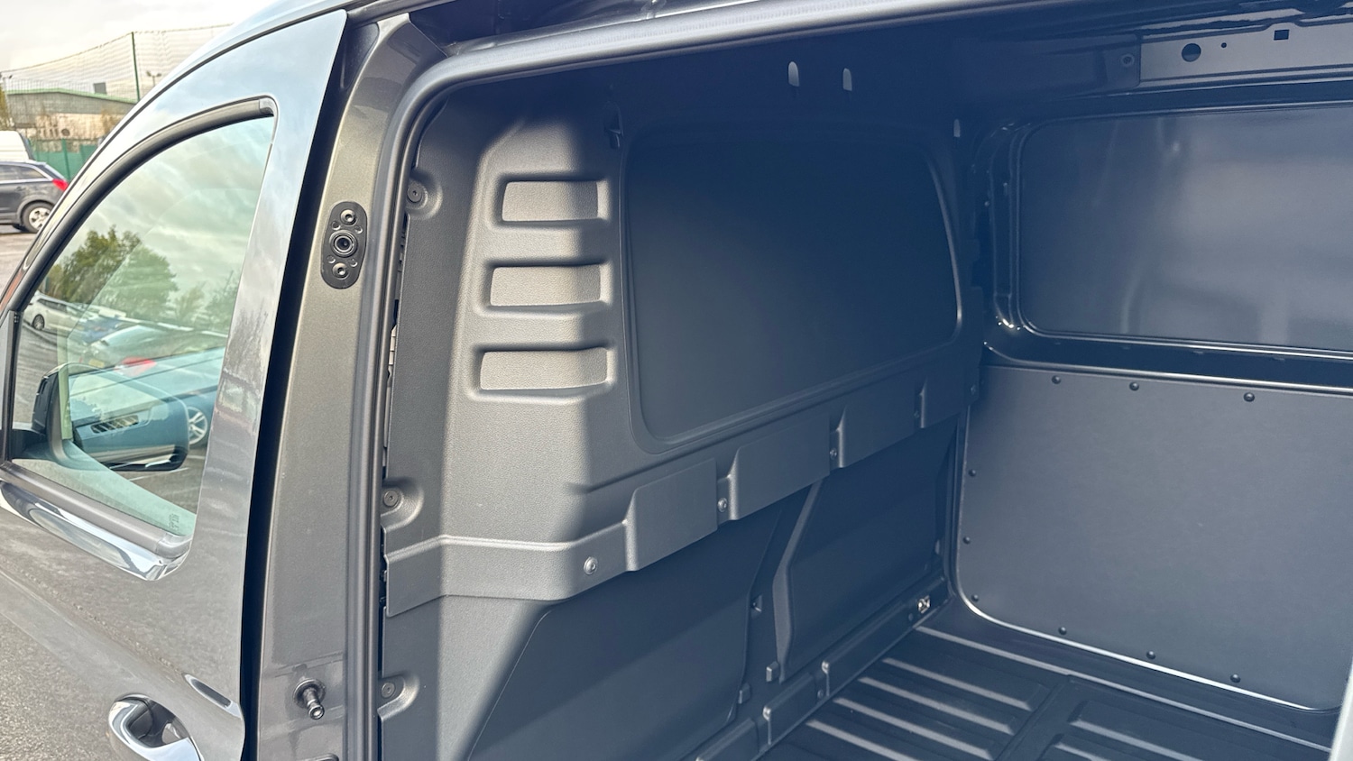 Used Ford Transit Connect 2025 for sale - 76452678: Photo 18