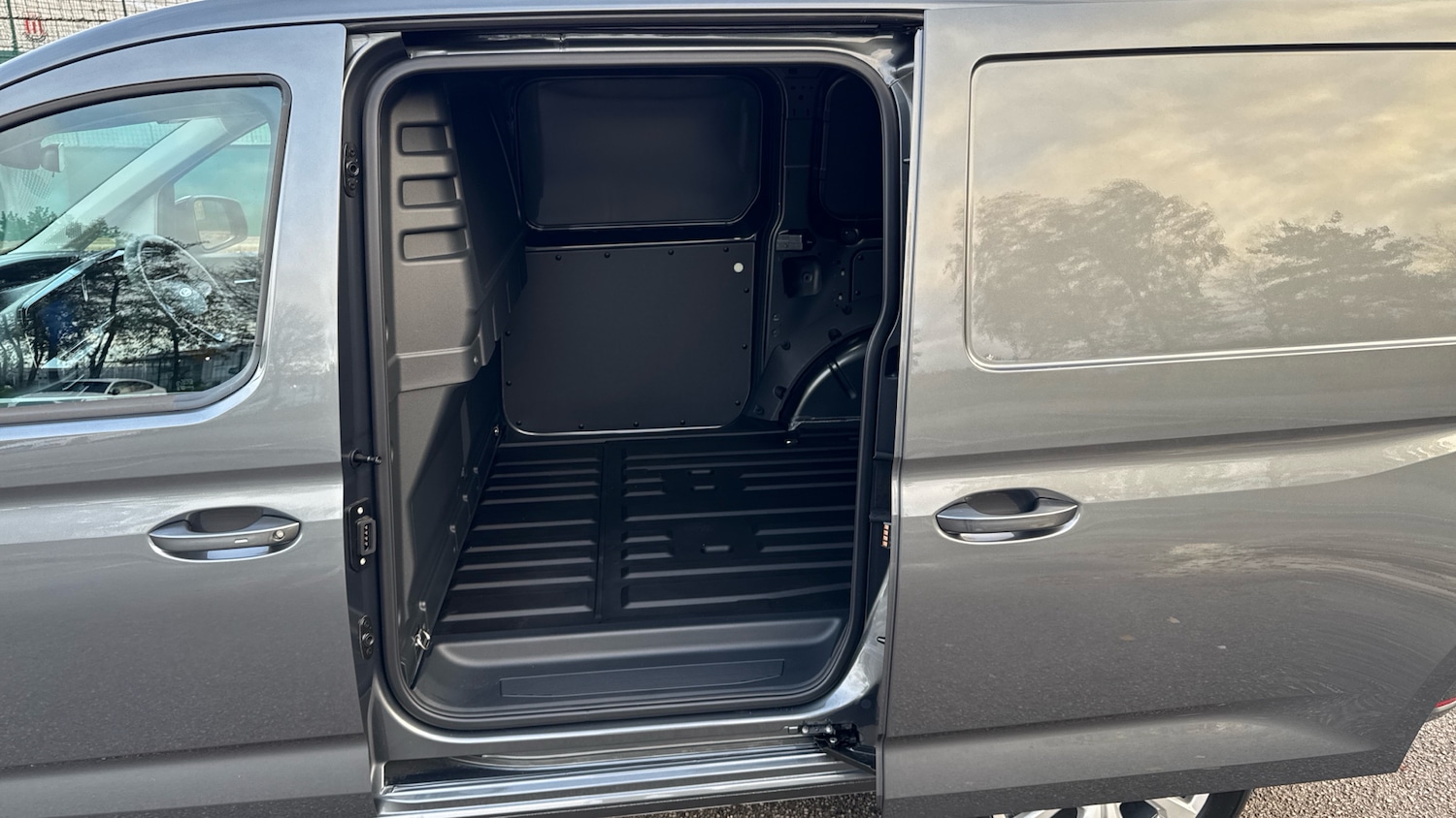 Used Ford Transit Connect 2025 for sale - 76452678: Photo 5