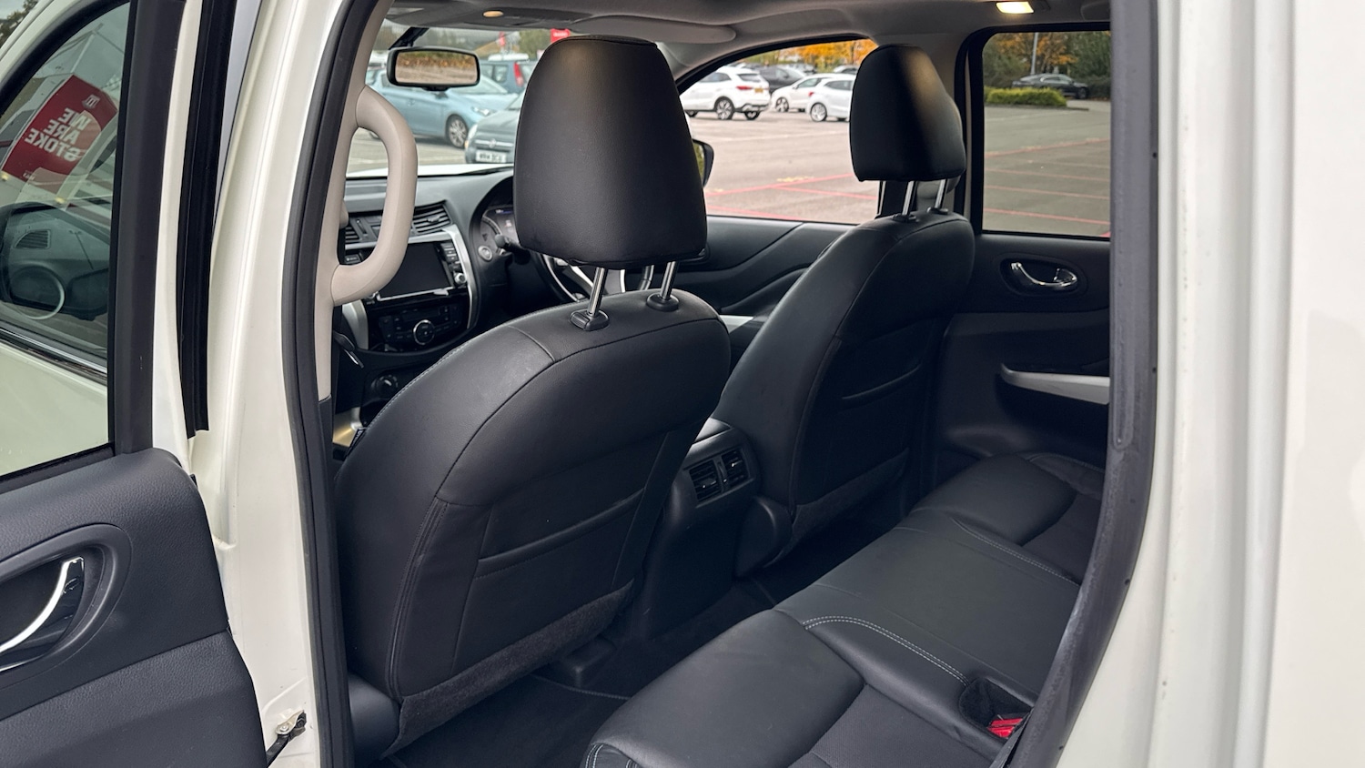 Used Nissan Navara 2021 for sale - 76352951: Photo 18