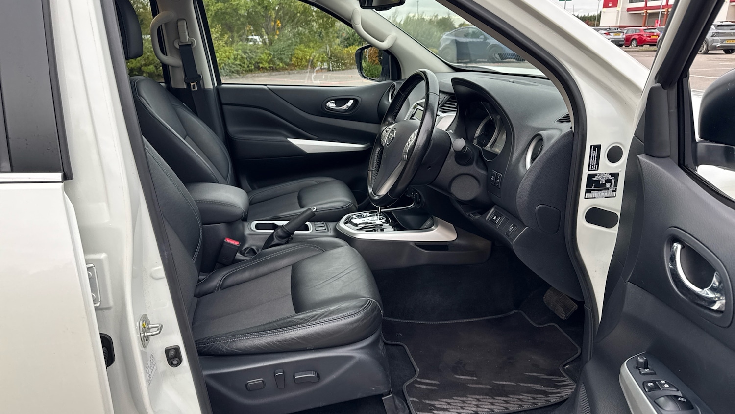 Used Nissan Navara 2021 for sale - 76352951: Photo 6