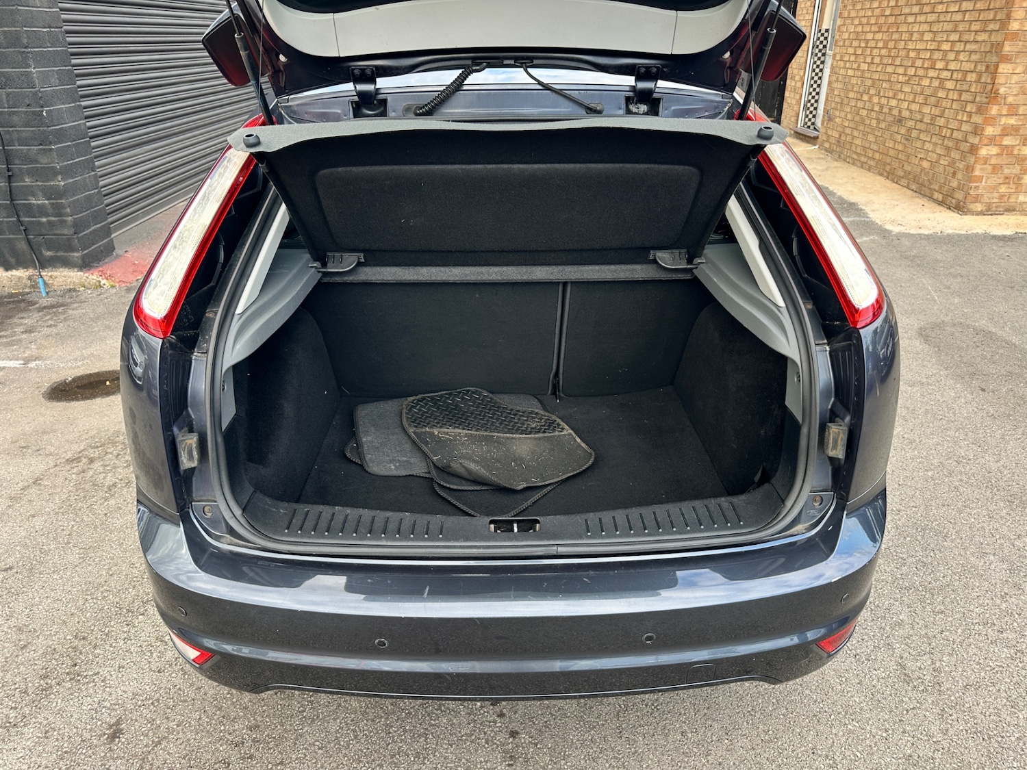 Used Ford Focus 2009 for sale - 76831761: Photo 8