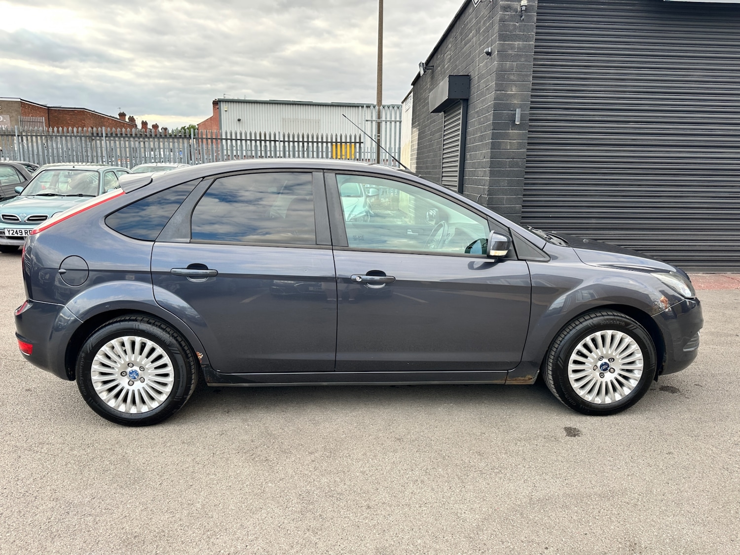 Used Ford Focus 2009 for sale - 76831761: Photo 9