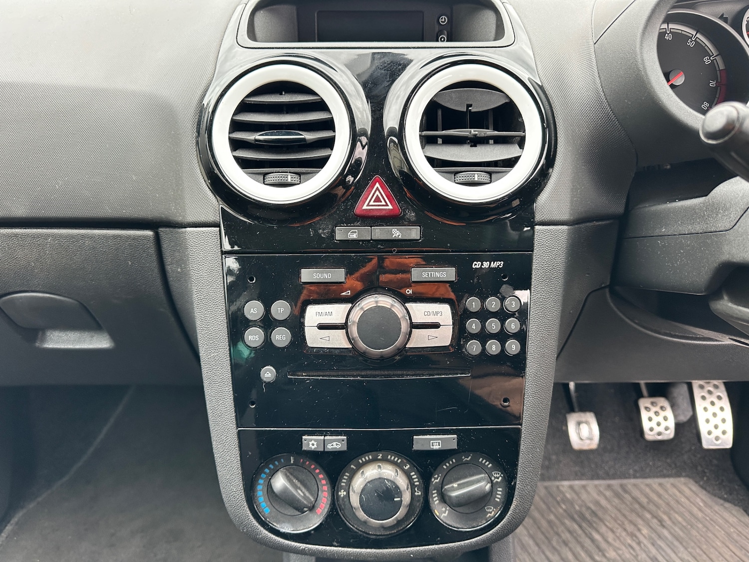 Used Vauxhall Corsa 2011 for sale - 77595733: Photo 12