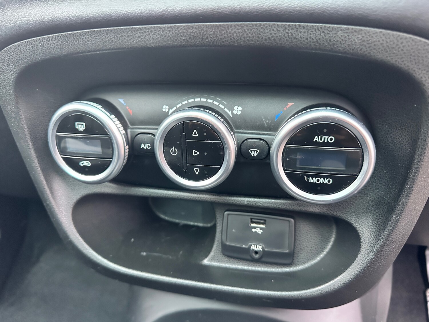 Used Fiat 500L 2014 for sale - 77366869: Photo 14