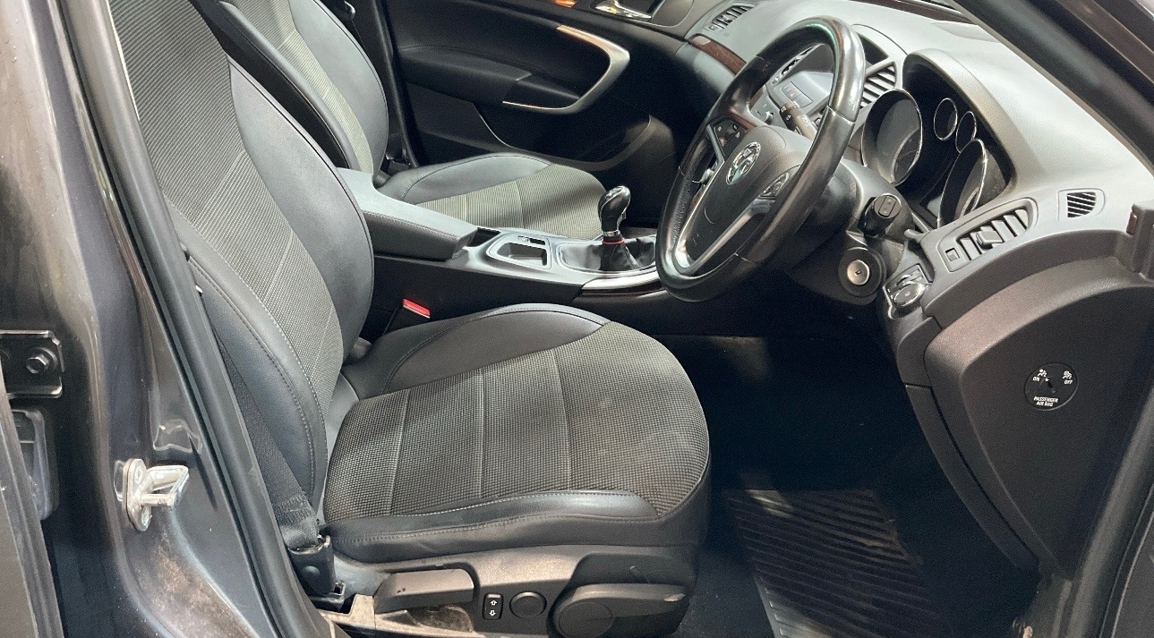 Used Vauxhall Insignia 2010 for sale - 77974017: Photo 8