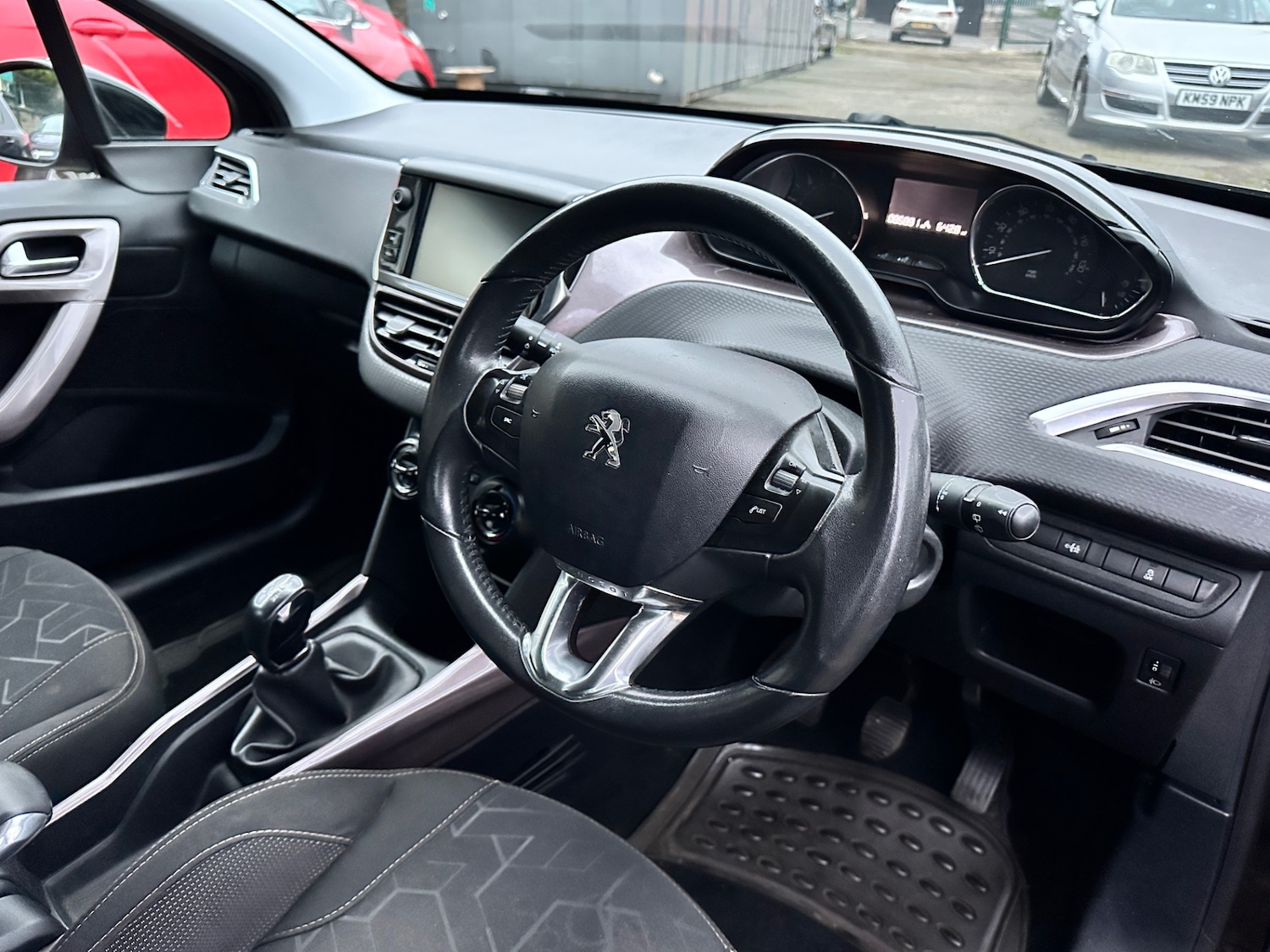 Used Peugeot 2008 2015 for sale - 77055850: Photo 10