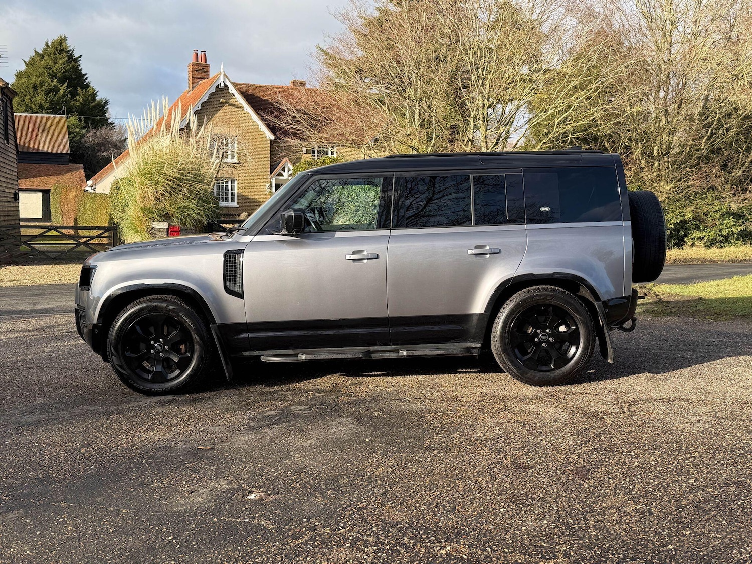Used Land Rover Defender 2022 for sale - 77120701: Photo 2