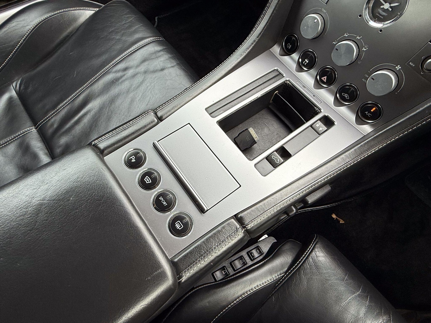 Used Aston Martin DB9 2007 for sale - 76307191: Photo 14