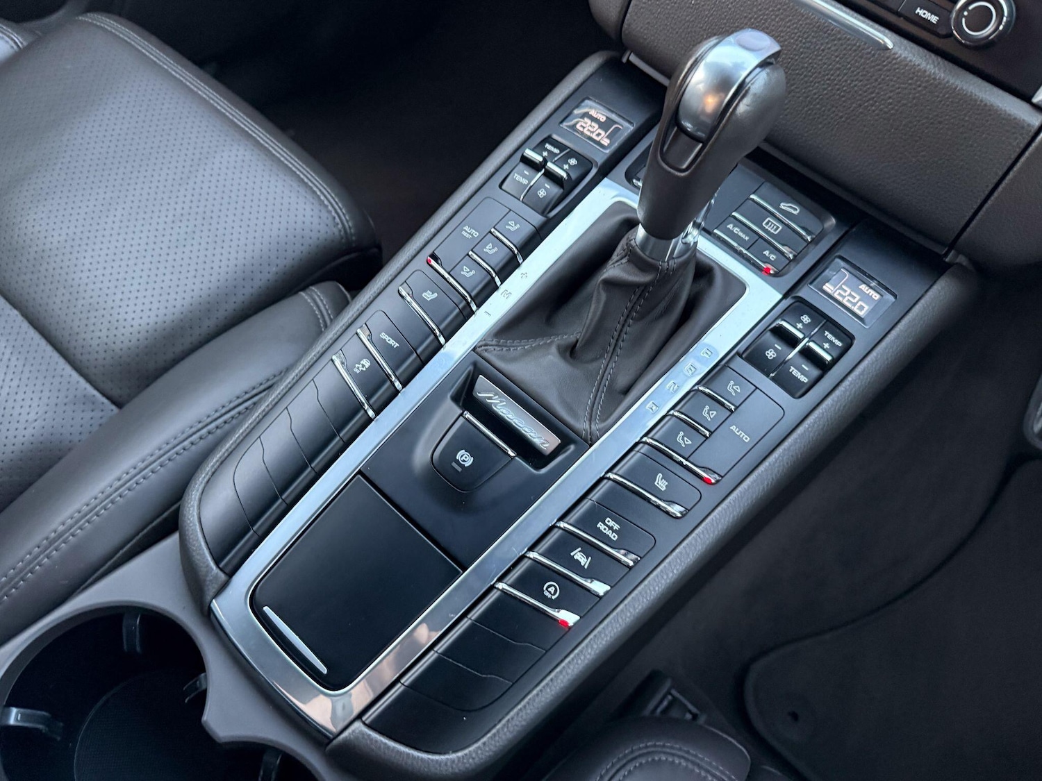 Used Porsche Macan 2016 for sale - 77658868: Photo 25