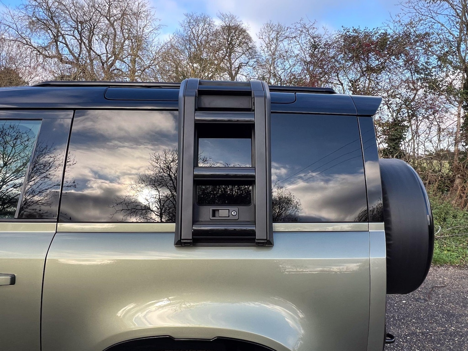 Used Land Rover Defender 90 2023 for sale - 76701068: Photo 16